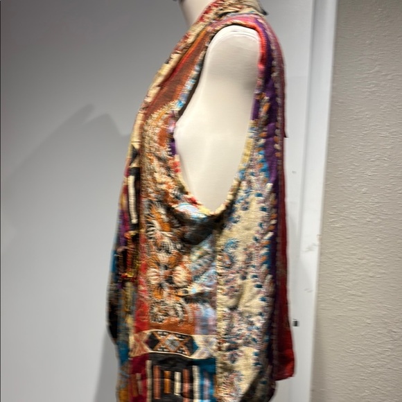 Elegant reversible vest with paisley pattern by ANU - Picture 3 of 16